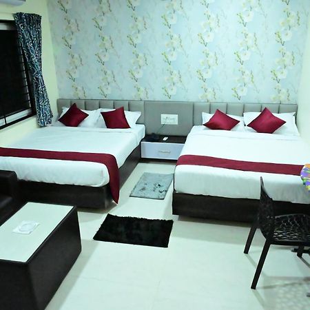 Sunshine International Boarding & Lodging Belur  Экстерьер фото
