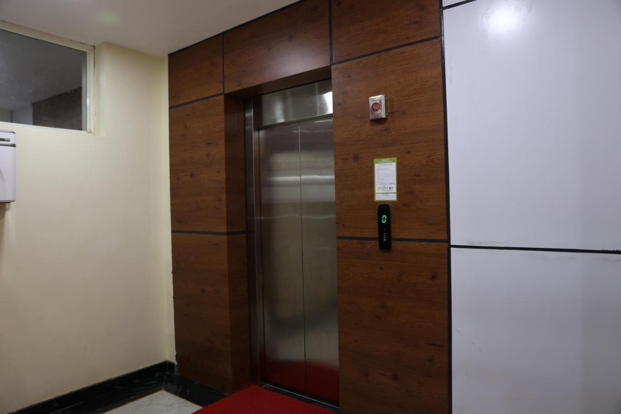 Sunshine International Boarding & Lodging Belur  Экстерьер фото