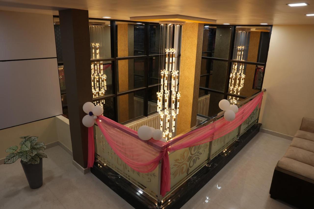 Sunshine International Boarding & Lodging Belur  Экстерьер фото