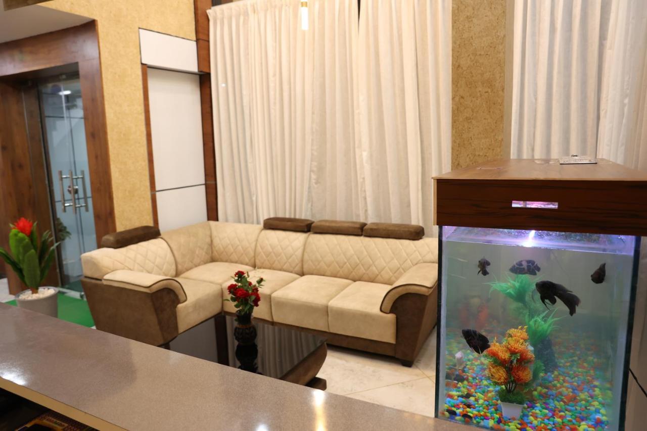 Sunshine International Boarding & Lodging Belur  Экстерьер фото